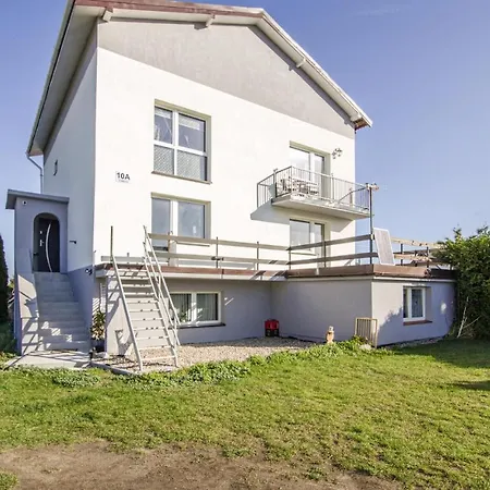 Pet Friendly In With Kitchen